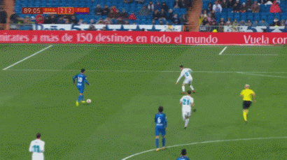 6人桌 vs 9人桌：游戏节奏与手牌范围的巨大差异。（6人桌与9人桌：对局节奏与起手牌范围的显著不同）